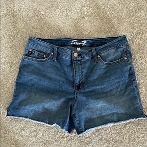 7 for All Mankind Weekend Shorts denim size 14